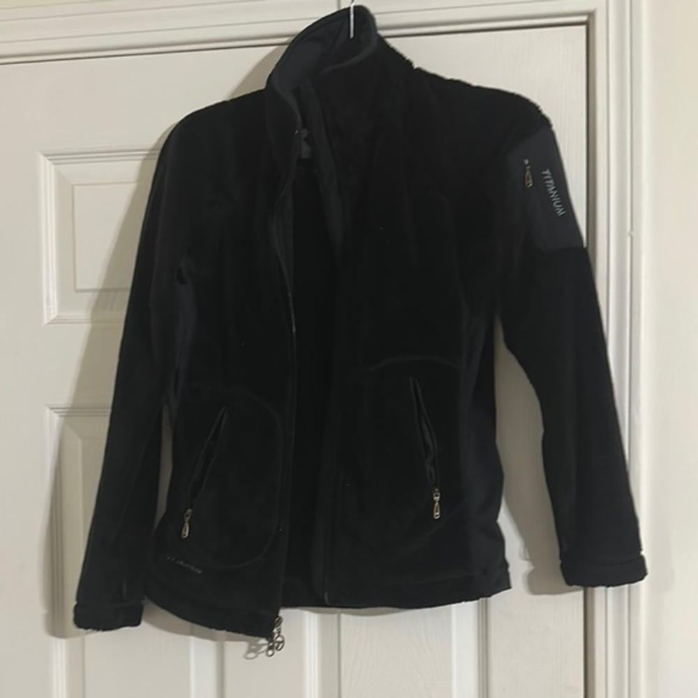 Columbia Titanium Black Ski Jacket High Collar Tailored Fit